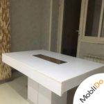 میز نهارخوری سفید بدون صندلی