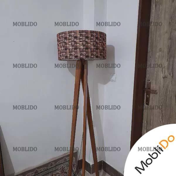 آباژور کنار سالنی سه پایه زیبا