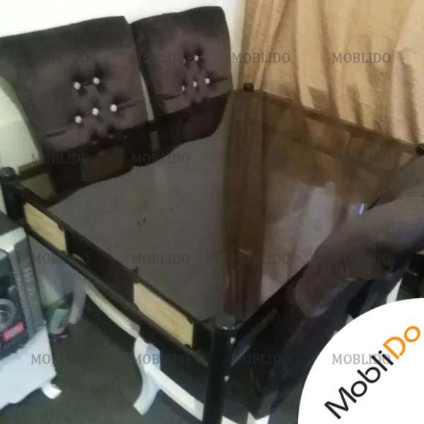 میز ناهار خوری استفاده نشده