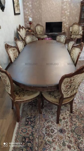 مبلمان کلاسیک قدیمی به همراه میز غذا خوری