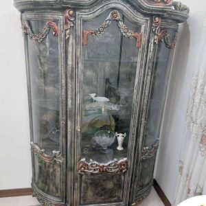 ویترین نقره کوب جادار زیبا