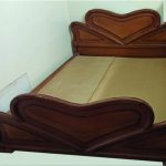 تخت چوبی ساده و شیک قلبی