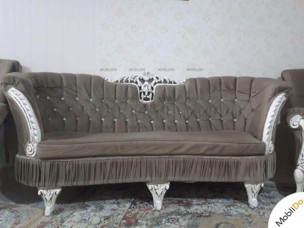 مبل کلاسیک راحتی با شزلون زیبا
