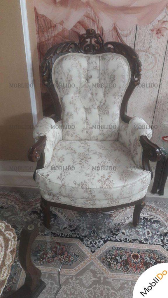 مبل ۹ نفره کلاسیک با زمینه سفید