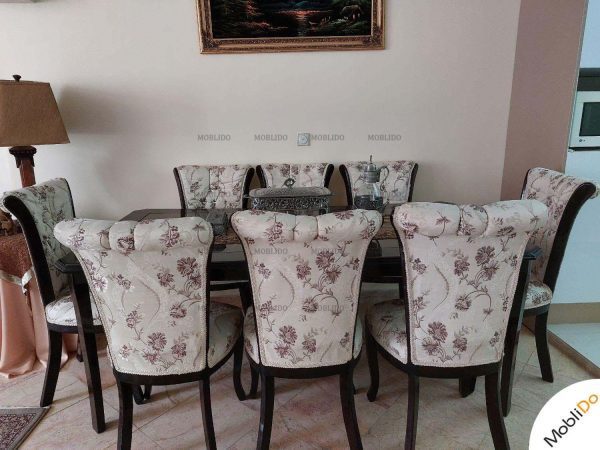 مبل کلاسیک همراه میز ناهار خوری سفید با طرح گل