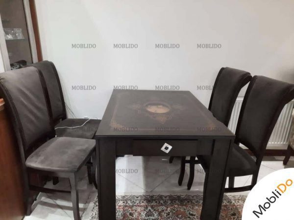 میز ناهار خوری با پارچه چرم