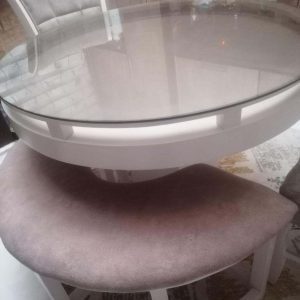 میز ناهار گرد سالم و بدون خرابی