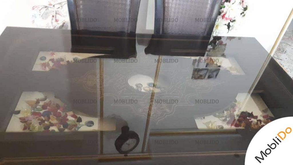 میز ناهار خوری با پارچه چرم