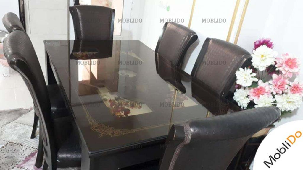 میز ناهار خوری با پارچه چرم