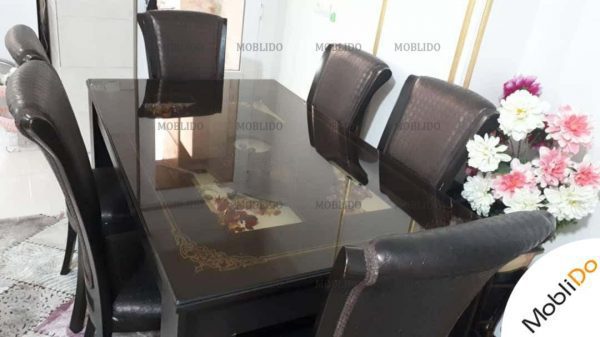 میز ناهار خوری با پارچه چرم