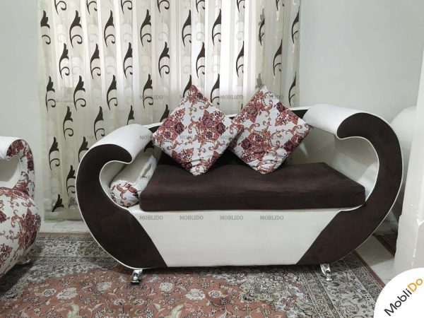 مبل راحتی سفید مشکی با طرحی ساده و شیک