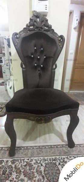 مبلمان نه نفره به همراه ناهار خوری چهار نفره و ویترین