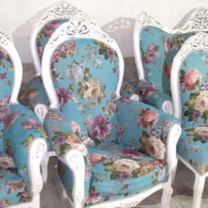 مبل کلاسیک سالم و زیبا