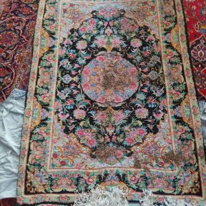 فرش دستبافت ابریشم سوپر شیک
