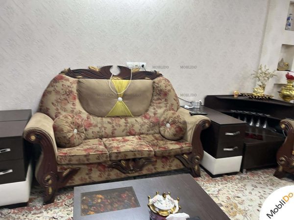 مبلها به همراه میز عسلی کنار مبل شیک
