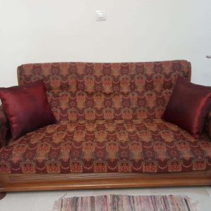 مبل کلاسیک با چوبی مقاوم