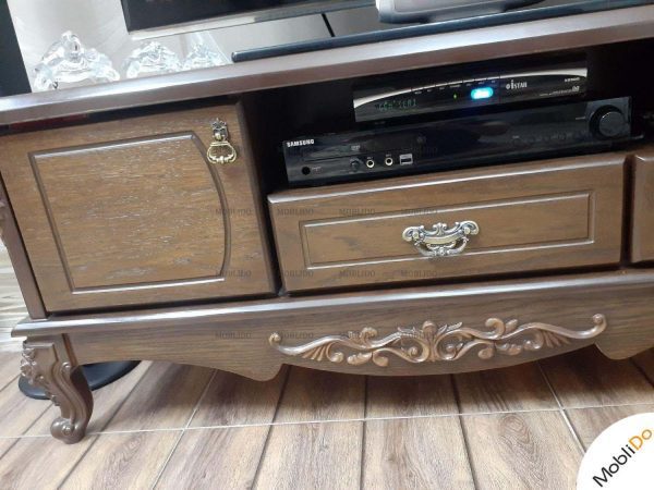 میز تلوزیون کاملا تمیز و نو جنس چوب راش