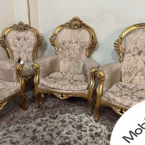 میز کلاسیک زیبا